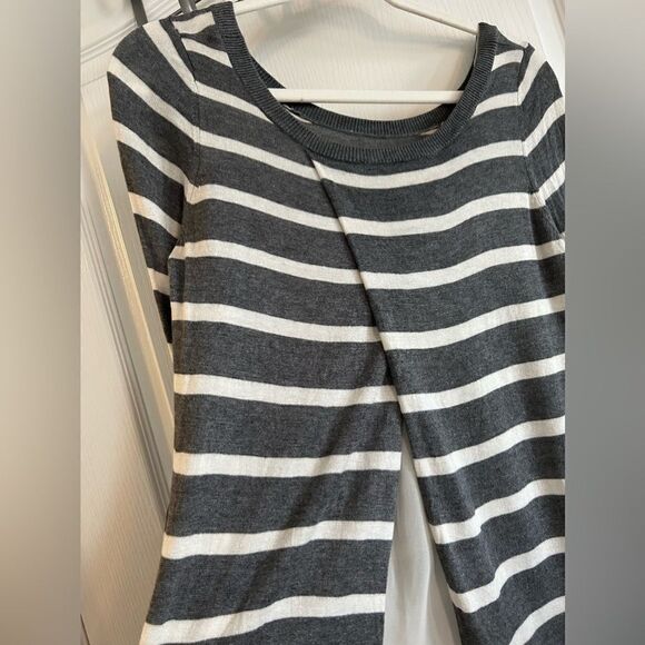 EXPRESS sweater /split back women’s Medium striped - Picture 6 of 16